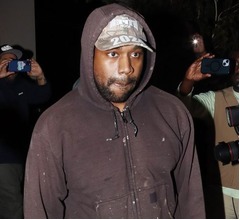 カニエ・ウェスト&ldquo;子供時代の家&rdquo;のレプリカを販売