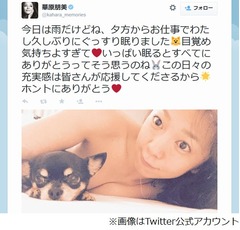 朋ちゃんが&ldquo;全裸寝起き写真&rdquo;、セクシーな胸の谷間にファン釘付け。