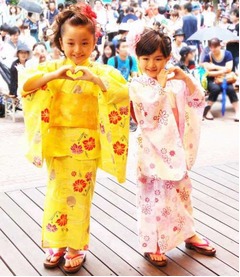 星蘭＆花音が浴衣姿でニッコリ、&ldquo;小2ユニット&rdquo;デビューイベントで。