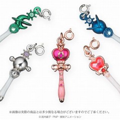 セラムンのモバイルアクセ新作、ラインストーンあしらった華やかな装飾。