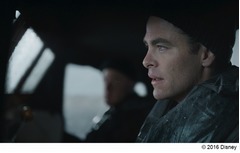 「ザ・ブリザード」嵐の海で命懸け救出劇、本編クリップ映像解禁。