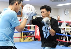 練習する岩田　ボクシング