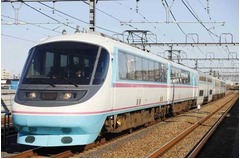 ロマンスカー「RSE」富士急へ、小田急電鉄が1編成7両の譲渡を発表。