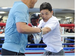 練習する松本　ボクシング