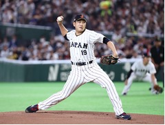 力投する菅野　野球