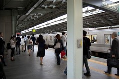 毎日の通勤時間は何してる？ 都内への&ldquo;電車通勤者の実態&rdquo;を調査。