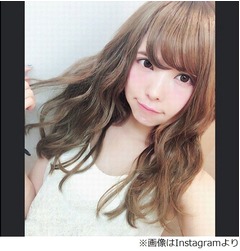 益若つばさのイメチェンに絶賛、髪型をショートからロングヘアに。