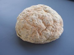 ローソン&times;相棒のメロンパン、杉下右京が好きな紅茶フレーバー採用。