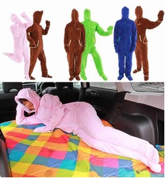 「人型寝袋」で温暖化止めたい、高い保温力で暖房利用の減少狙う。