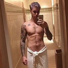 ジャスティン・ビーバー&ldquo;セレーナ・ゴメスの顔のタトゥー&rdquo;消したい。