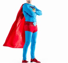 スーパーマン、猛烈な火事から一家救出