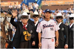 ノムさん&times;池山の&ldquo;師弟&rdquo;復活、神宮球場のスタンドから大きな歓声。