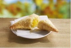 マックの秋は三角マロンパイ、10月下旬までの期間限定で販売へ。