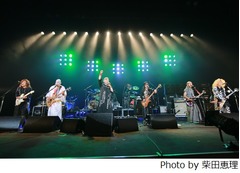 筋肉少女帯人間椅子が初ライブ、ついに&ldquo;地獄の扉&rdquo;開き熱気ムンムン。