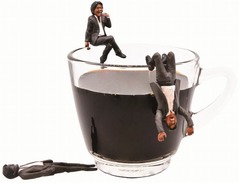 黒い&hellip;コーヒー&times;松崎しげる、色の親和性からフィギュア5種が爆誕。