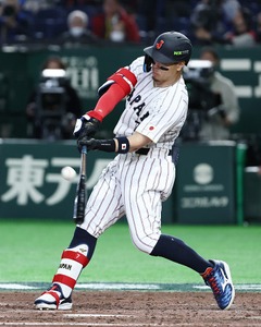 佐藤の適時二塁打　野球