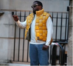 公判中のディディ&ldquo;バラク・オバマ元大統領の形&rdquo;の錠剤摂取、元秘書が証言