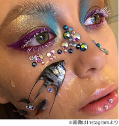 &ldquo;死んだ魚&rdquo;メイクに使い炎上、動物愛好家ら「命に最低限の敬意を」。
