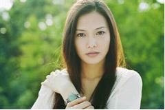 YUIの初ベストは2位＆3位発進、2作同時TOP10入りはデビュー8年目で初。