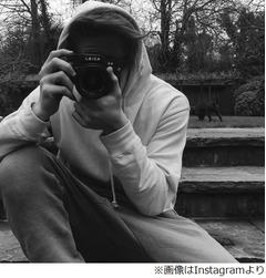 ベッカム長男がプロの写真家に、バーバリーの広告ヴィジュアル撮影。