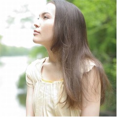 井手綾香が最速MTV Unplugged、デビュー528日で伝統のステージに。