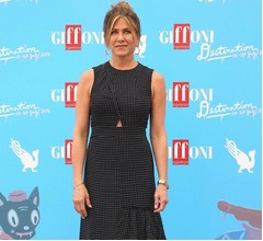 ブラピ元妻、アンジーとの離婚は「当然の報い」