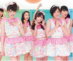 橋本環奈初ドラマ「滑舌注意」、Rev．from DVLメンバーと共に本人役で。