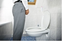 7割がうんちを「流す前に確認」、&ldquo;チェックすること&rdquo;は男女に違い。