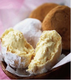 八天堂初「くりーむドーナツ」、とろけるクリームがたっぷりの2種類。