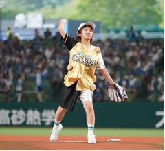 &ldquo;野球少女&rdquo;だった辻希美、夢見た初の始球式で「全身震えてました」