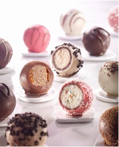 GODIVAの春限定コレクション、誕生日ケーキイメージのトリュフなど。