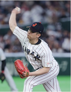 力投する種市　野球