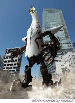 「太陽の塔」超合金ロボットに、岡本太郎記念館の館長が完全監修。