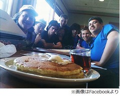 男子7人で&ldquo;24時間パンケーキ&rdquo;、ひたすら食べ続けてギネス記録に挑戦。