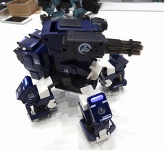 リアルなバトルが楽しめる&ldquo;超戦闘&rdquo;中華ロボ