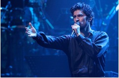 平井堅が4年ぶりのフルバンド全国ツアー、デビュー曲から新曲まで披露。