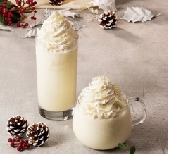 &ldquo;大人のホワイトクリスマス&rdquo;テーマのラテ