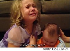 弟が大好きで泣きじゃくる姉、「大きくならないで」と訴える動画大反響。