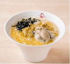 牡蠣好き垂涎&ldquo;牡蠣乗せ放題&rdquo;のラーメン、ミシュラン星獲得シェフが監修