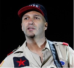 レイジのギタリスト、C・コーネルの死から立ち直れず