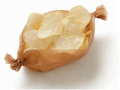 モスが注文後に揚げるポテチ、カルビー監修の「モスじゃがチップス」。