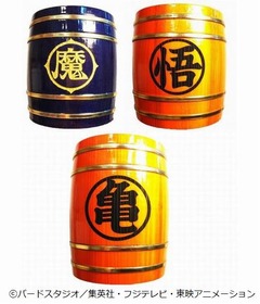 ドラゴンボールの木樽ジョッキ、ジョッキの底には&ldquo;四星球&rdquo;を彫刻。