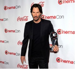 キアヌ・リーブス、子供を持つには「遅すぎる」