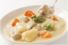 &ldquo;ご飯にシチュー&rdquo;論争再点火、かける派否定の有吉＆マツコに反発も。