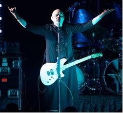 スマッシング・パンプキンズのイメージ、&ldquo;世間と自分たちの認識のズレ&rdquo;受け入れる