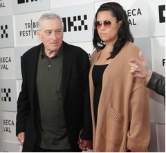 ロバート・デ・ニーロ「中国とのハーフ」の娘に中国語と英語学ばせたい