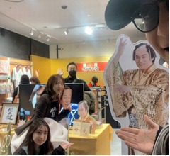 片岡愛之助、念願の&ldquo;マツケンサンバカフェ&rdquo;にテンション爆上げ