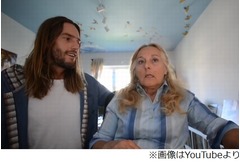 密かに始めた母の&ldquo;恋人捜し&rdquo;、内緒で作った紹介動画が世界で話題に。