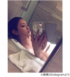 菜々緒が&ldquo;色っぽい&rdquo;入浴写真「本当に美しいです」「ありがとう」。