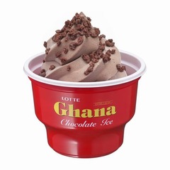 カップ入り「ガーナ」のアイス、アイスとクッキークランチの食感。